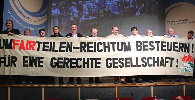 Der Bundesvorstand der NaturFreunde Deutschlands fordert eine gerechte Gesellschaft.